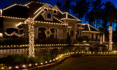 christmas-house-decoration-by-the-perfect-light-3